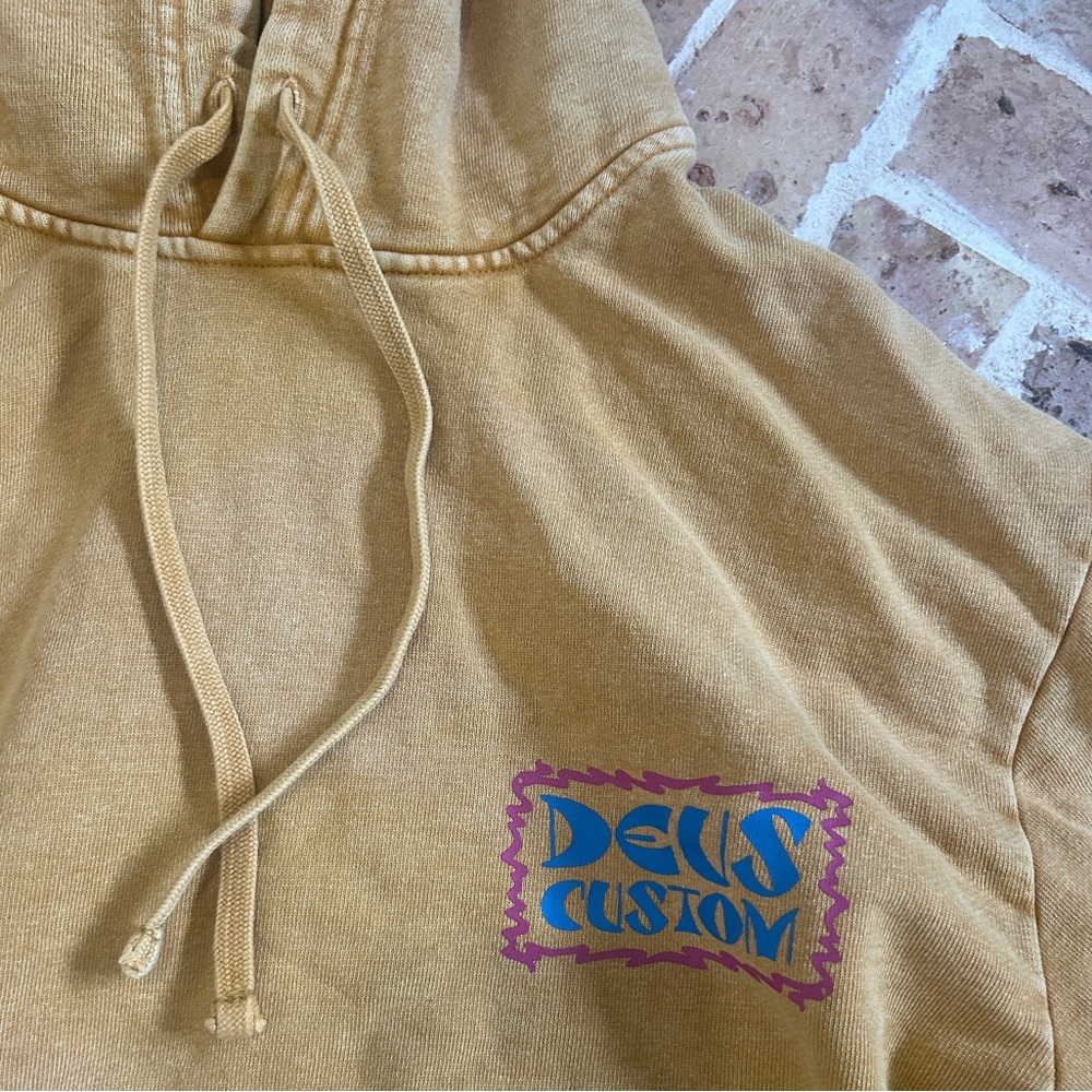 Deus Ex Machina yellow custom boards hoodie. Size L